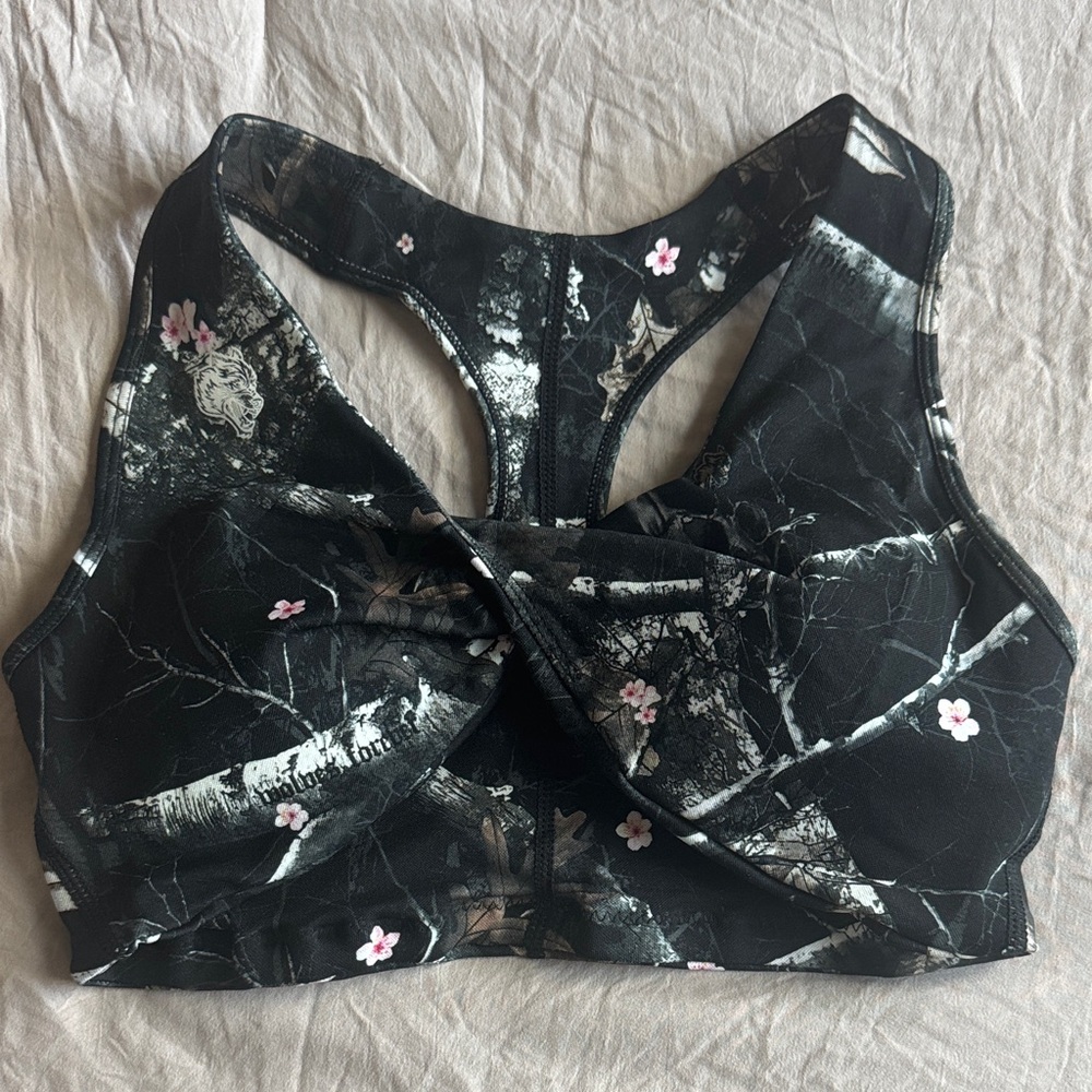 NWOT Darc Sport camo cherry blossom sports bra